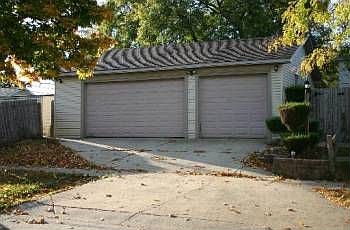3rd image of 637 N Yale Ave