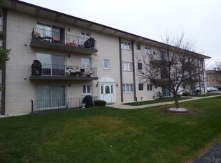 7530 W 111th St APT 1C, Worth, IL 60482