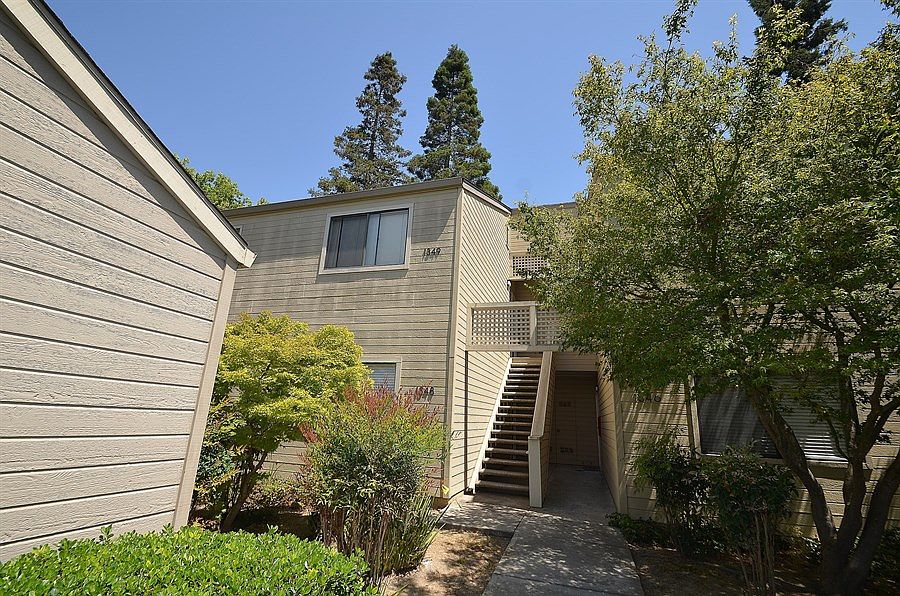 1st image of 1349 Fairway Entrance Dr