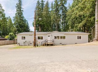 401 E Lake Devereaux Rd, Allyn, WA 98524