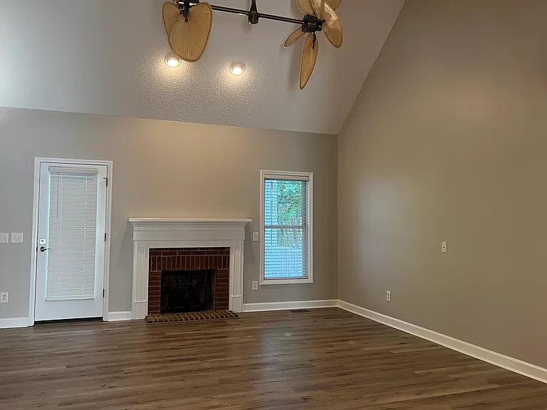 247 Palace Dr — Photo 19