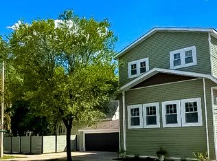 209 Division St, Oak Park, IL