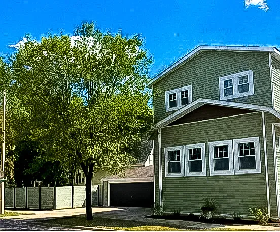 209 Division St photo 1