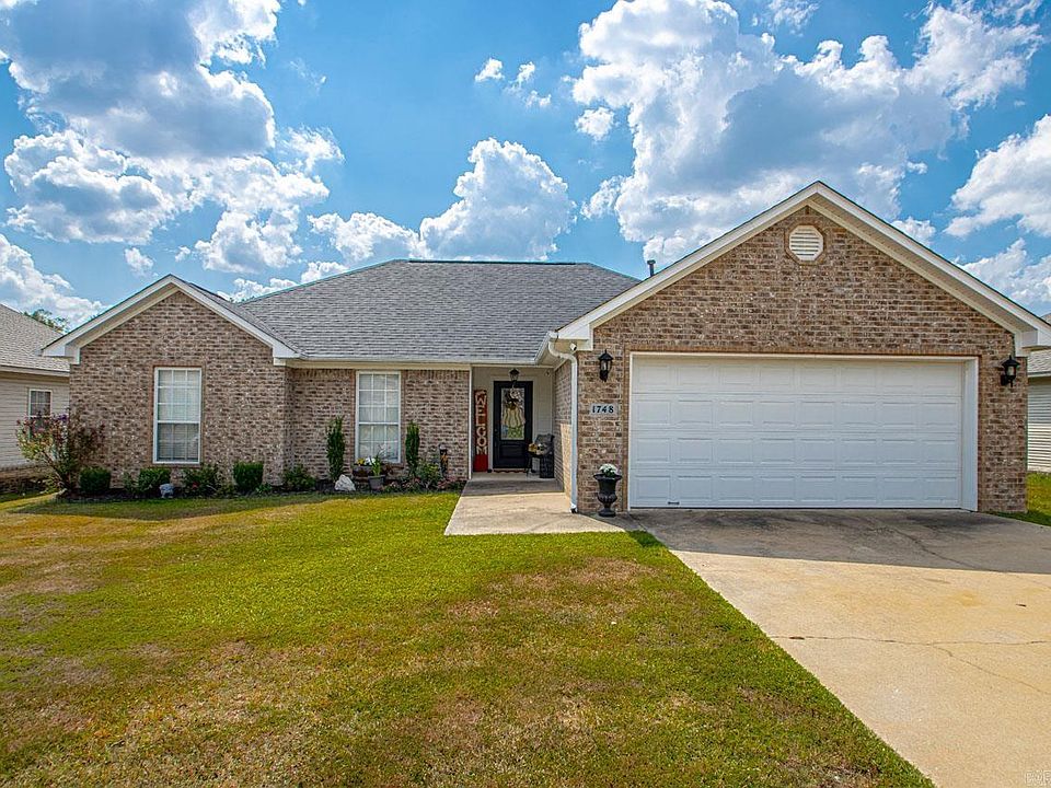 1st image of 1748 White Oak Ln