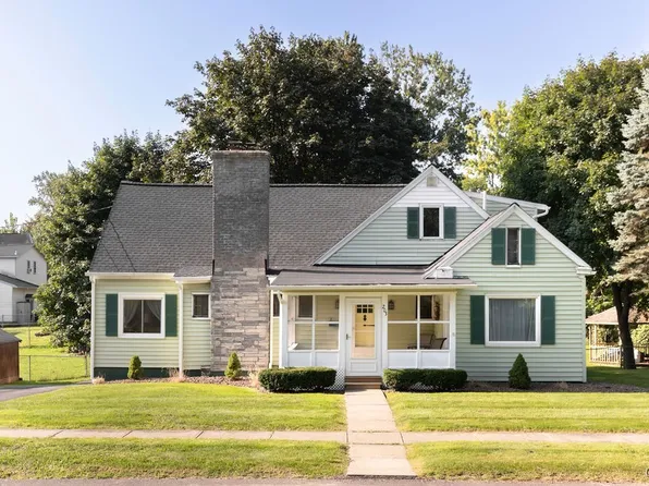 203 5th St, Liverpool, NY 13088