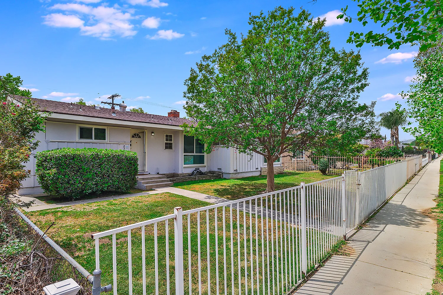 5 bed, 2473 sqft, $4,850 — Photo 1