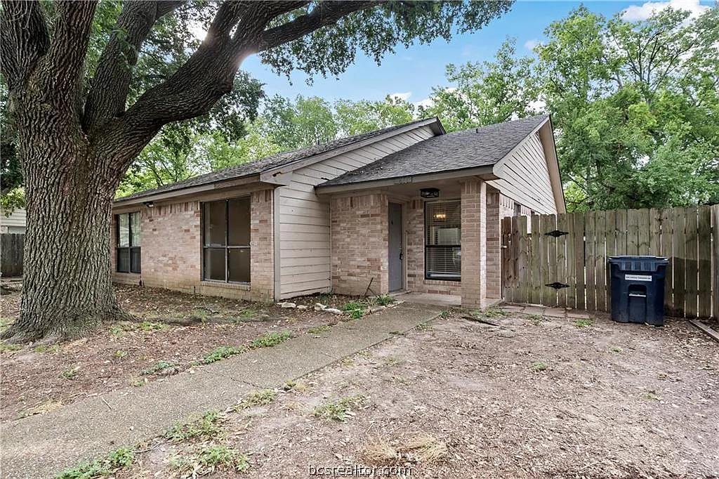 Building Photo - 616 Cross Timbers Dr