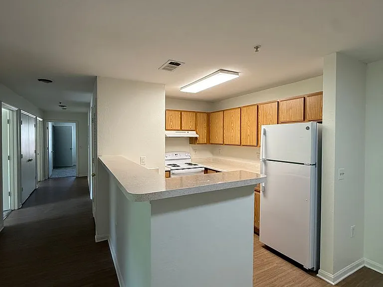 Highlands Apts — Photo 72
