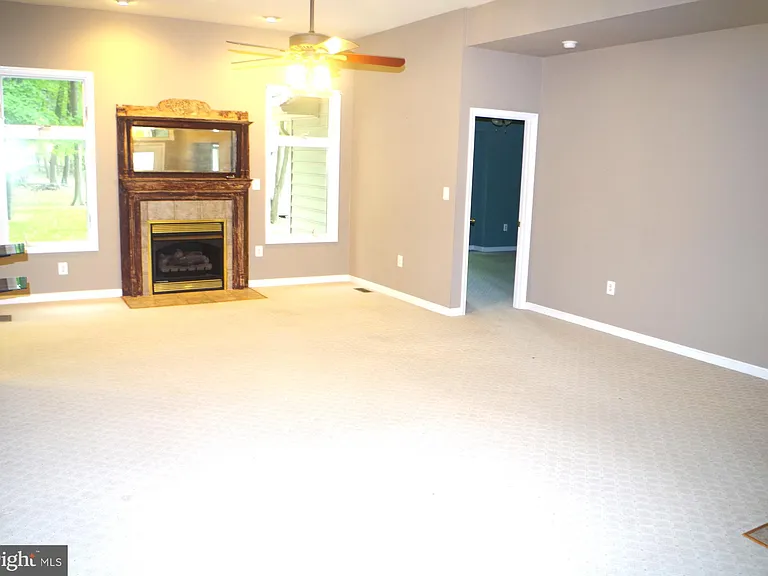 812 Petinot Pl — Photo 3