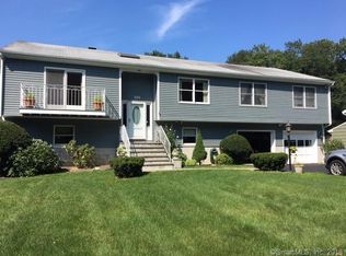 202 Westwood Rd, Stamford, CT 06902