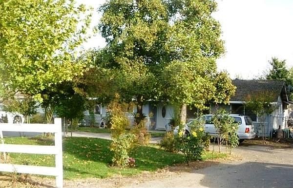2nd image of 7530 Lakehill Ct