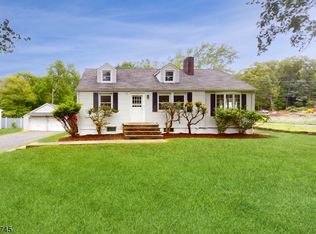 72 Morning Glory Rd, Warren, NJ 07059