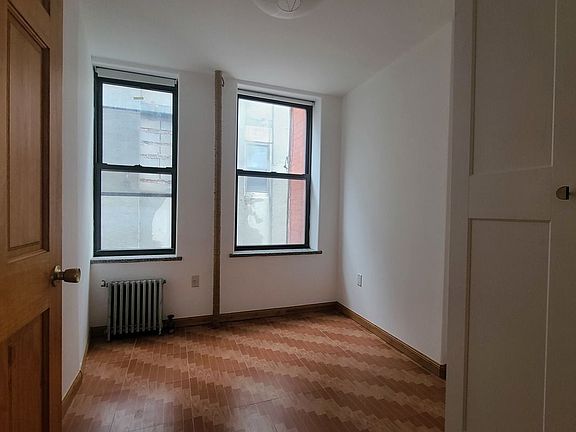 3rd image of 23 Essex St APT 6