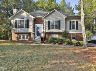 381 Line Creek Cir, Sharpsburg, GA 30277