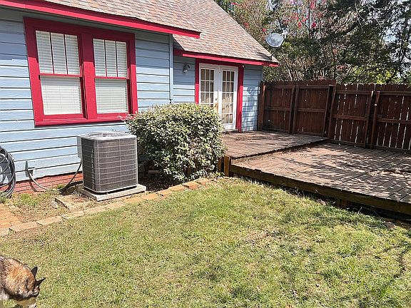 5th image of 514 E Angelina St