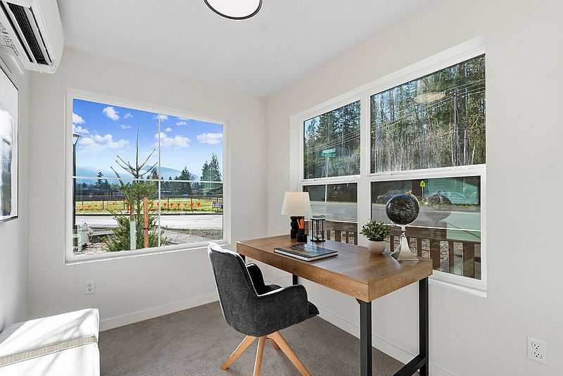 3rd image of 773 7th Avenue NW