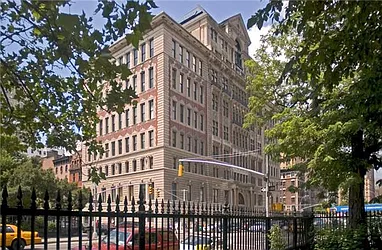 Rented by R New York