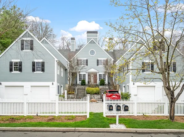 14 Wyndham Close, White Plains, NY 10605