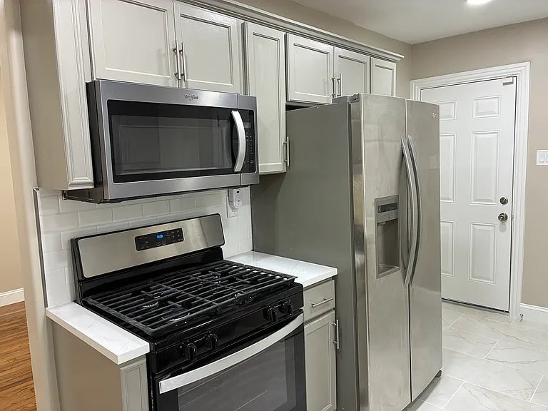 4805 Capitol Ave — Photo 12
