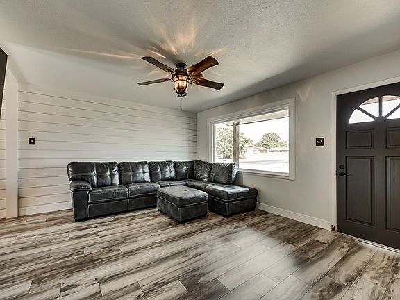 5th image of 4623 Wilshire Dr