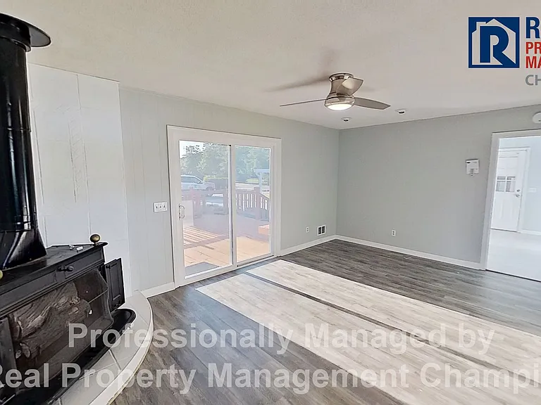 639 N College Rd — Photo 2