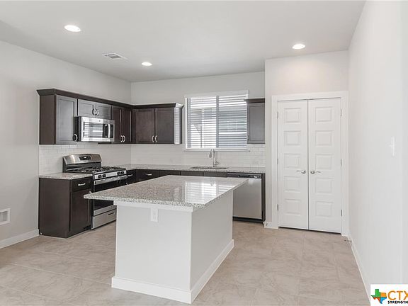 3rd image of 418 Hortus Dr