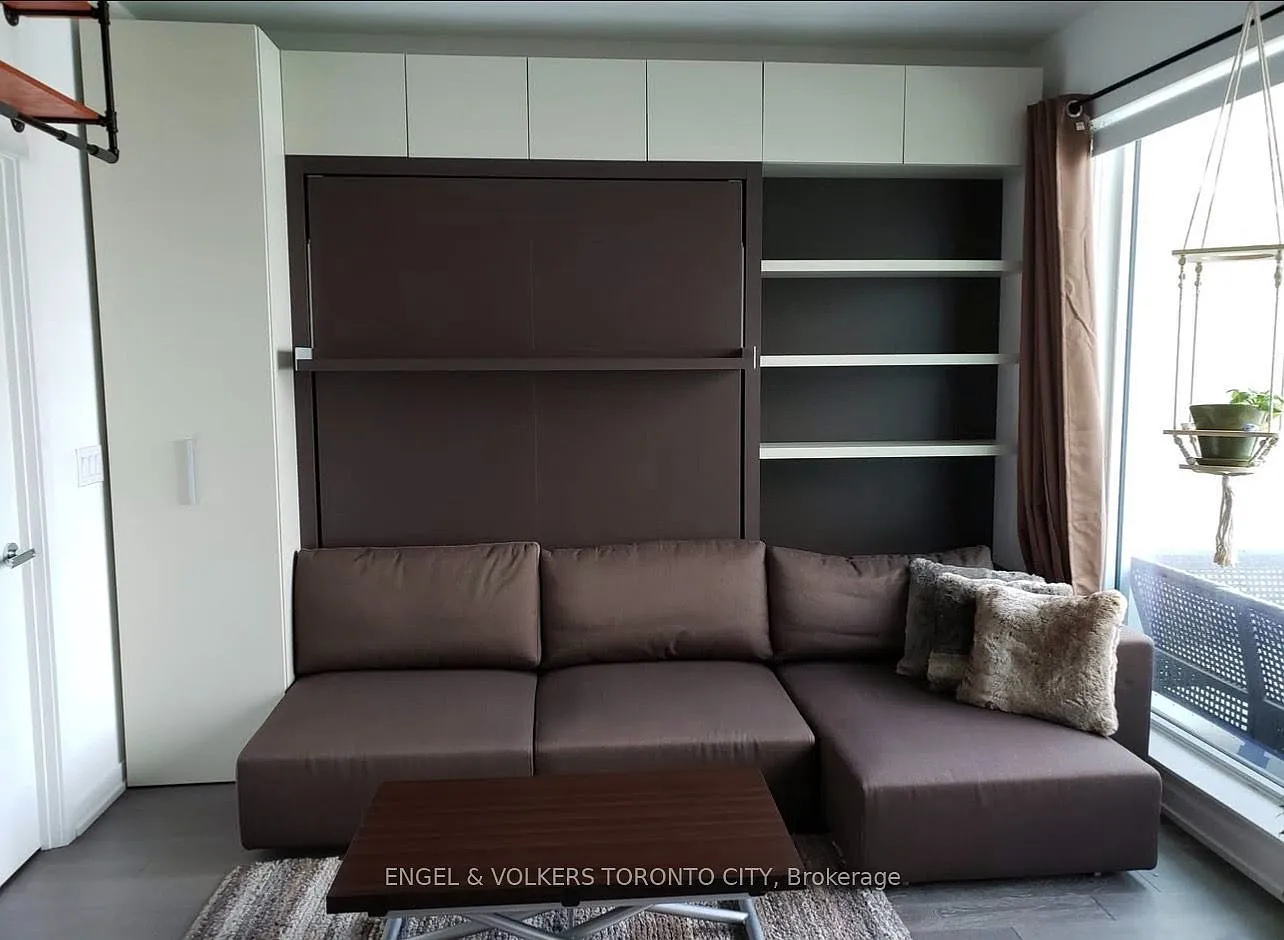 HighPark Condominiums — Photo 2