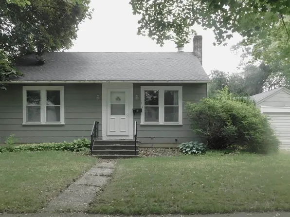1018 Elizabeth St, Midland, MI 48640