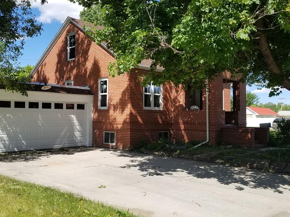 1st image of 415 E 12th St #0