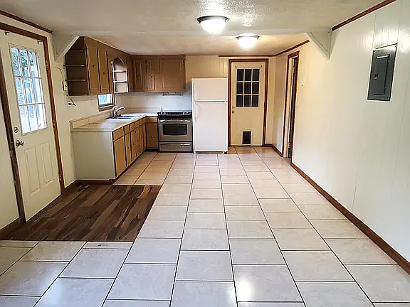 9371 NE 304th Ave — Photo 2