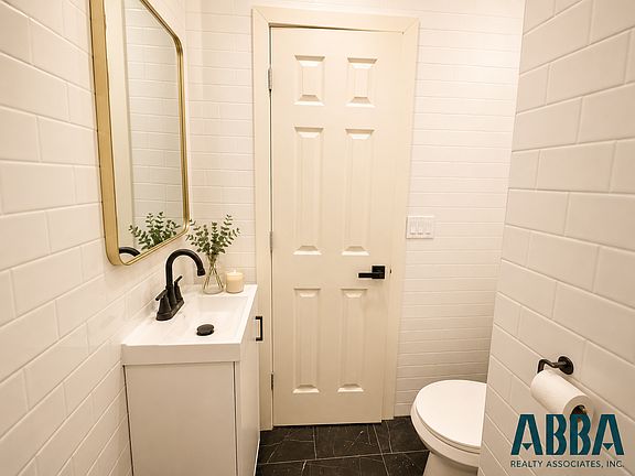 5th image of 388 E 48th St #2B