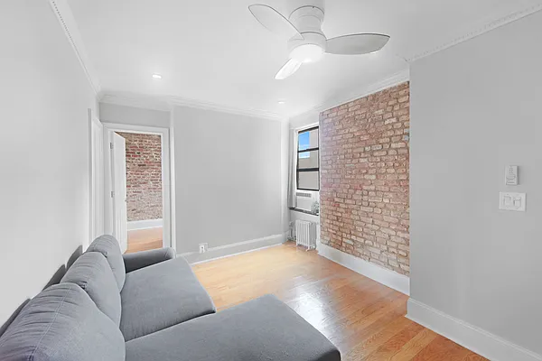 Rented by Charney Real Estate LLC | media 8