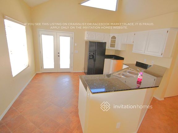 3rd image of 441 S Maple Unit 22