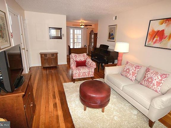 5th image of 2834 S Abingdon St APT B2