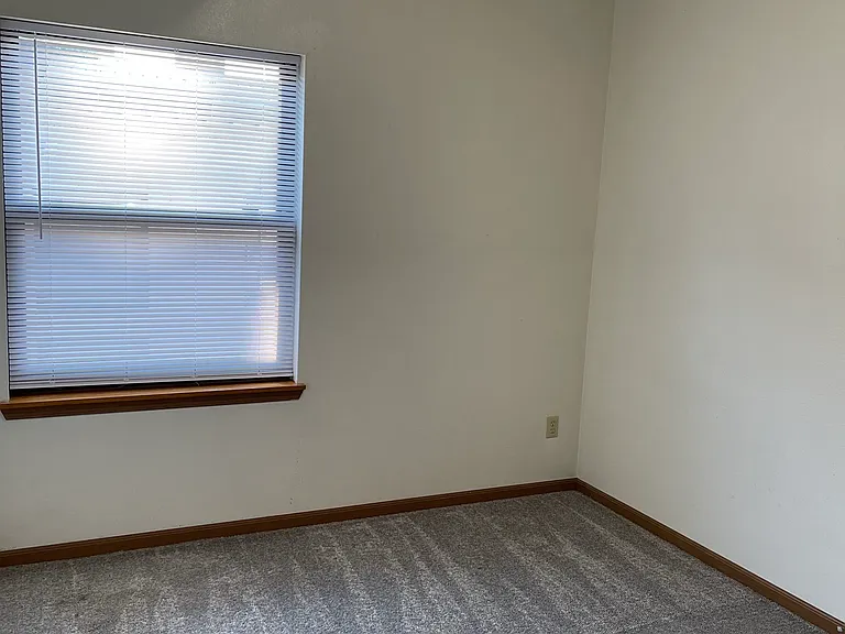 307 E College St #1812 — Photo 15