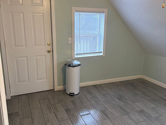4th image of 4313 N Hamlin Ave Floor 2