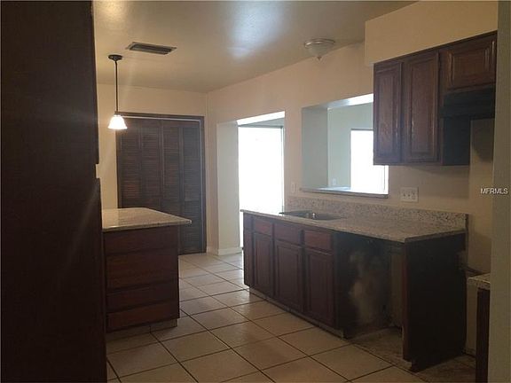 5th image of 118 Leon Ct