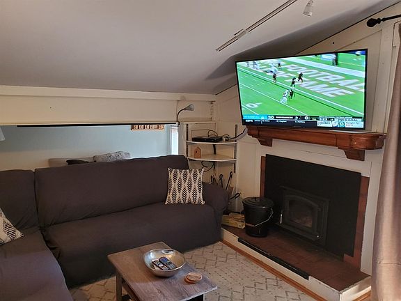 3rd image of 250 Creekside Dr #95