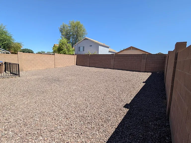 1377 E Pryor Rd — Photo 7