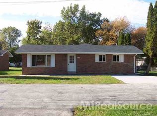 506 Henrietta St, Algonac, MI 48001