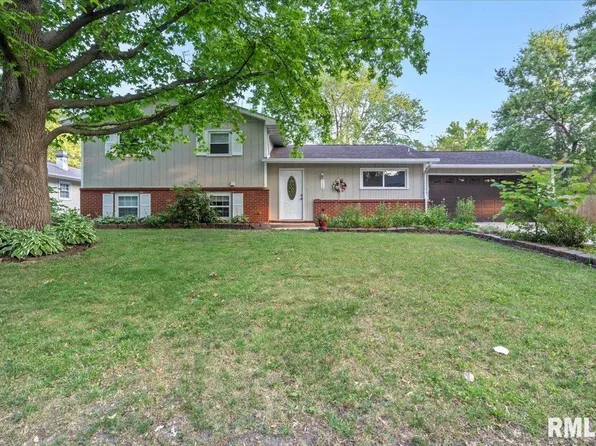 726 Deerfield Rd, Chatham, IL 62629