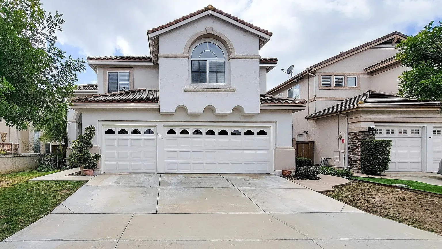 4 bed, 2523 sqft, $4,900 — Photo 1