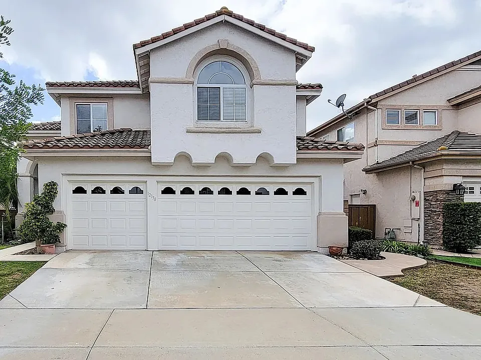 12138 Wooded Vista Ln