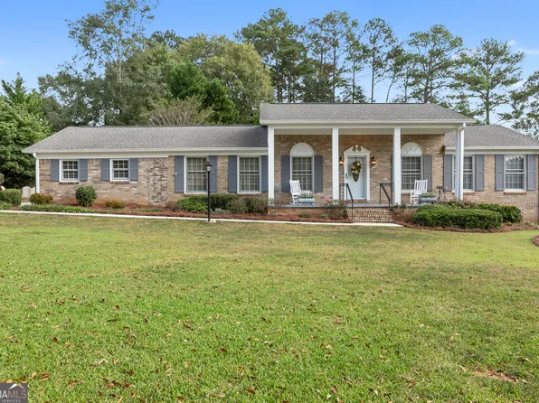 332 Plantation Cir, Fayetteville, GA 30214