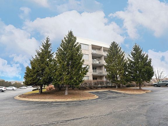 3rd image of 10720 S Washington St APT 303