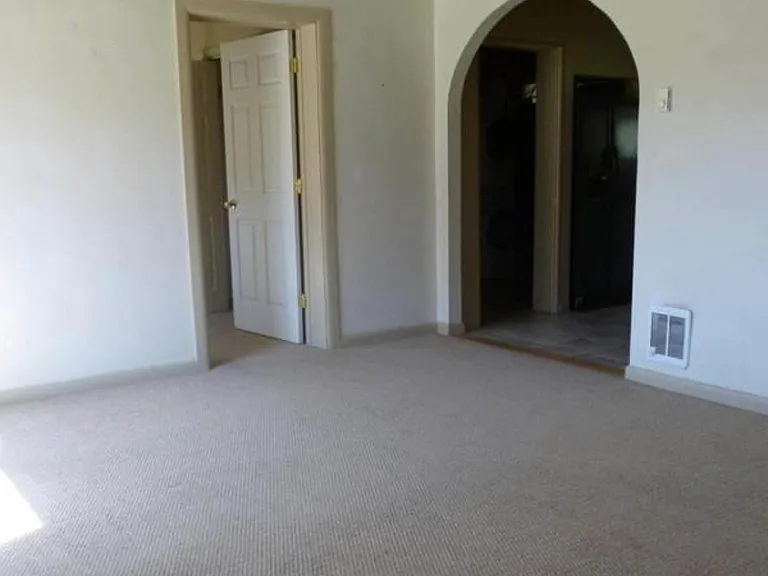1001 S Pacific St — Photo 6