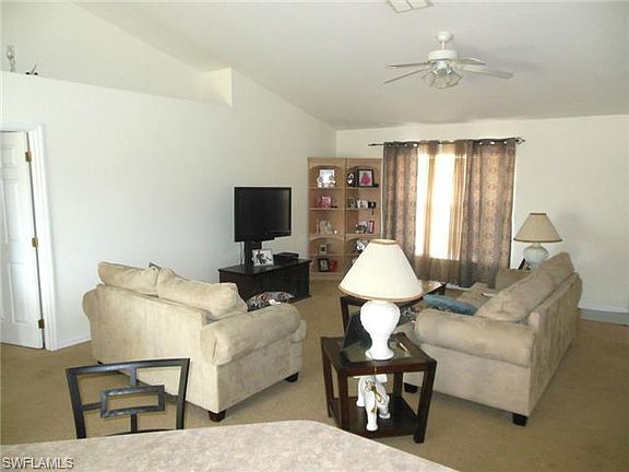 5th image of 556 Pachman Cir