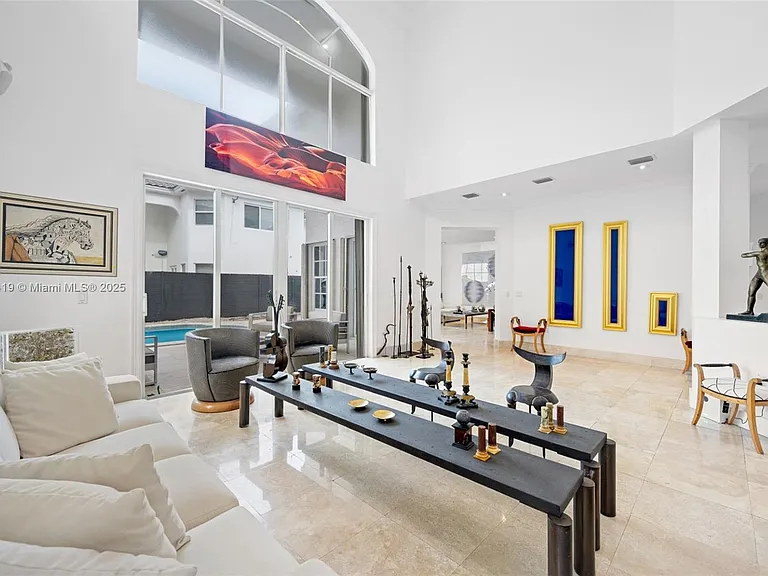 19460 39th Ct — Photo 4