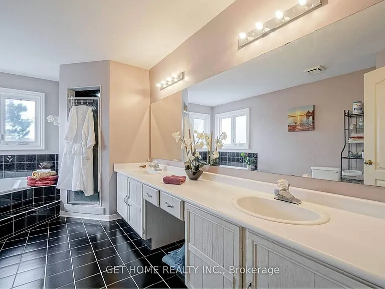 5668 Turney Dr #UPPER — Photo 16