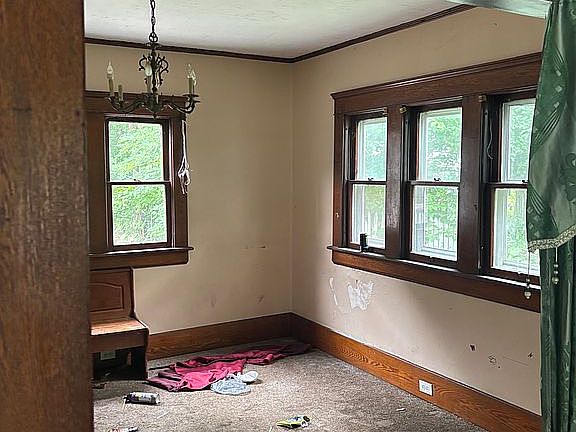 3rd image of 591 Schiller Ave
